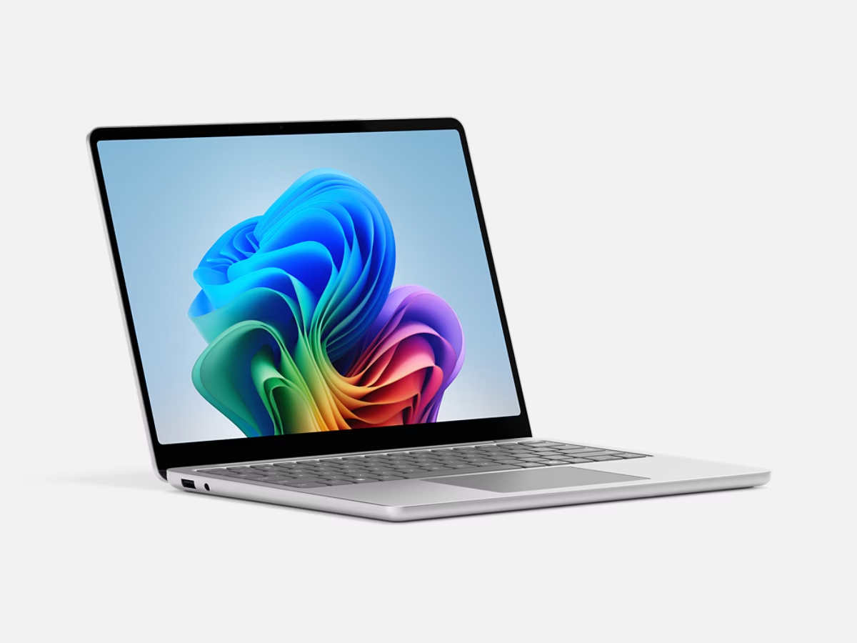 Microsoft Surface Laptop 13" Copilot+ PC Snapdragon X Plus 16GB RAM 256GB SSD